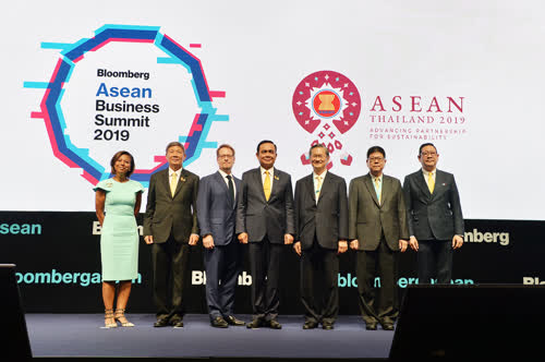 Thai Prime minister opens ASEAN Business Summit