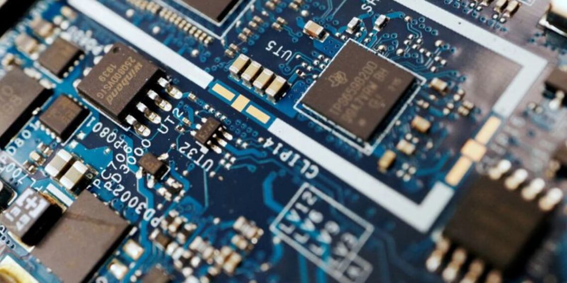 Thailand approves $350 million chip factory from PTT and Hana Electronics JV