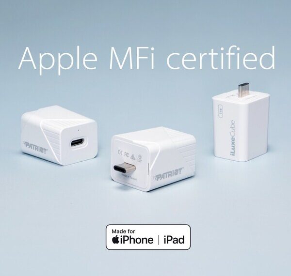 The iLuxe Cube smart backup solution Apple MFi certified