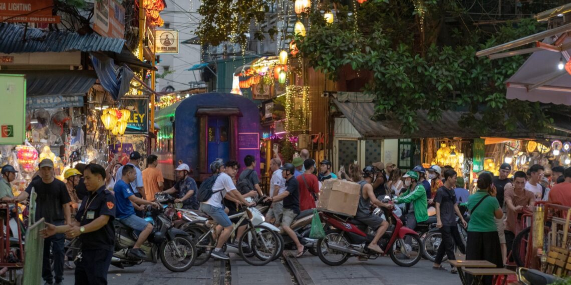 Vietnam Recalibrate Policy Mix to Broaden Economic Recovery